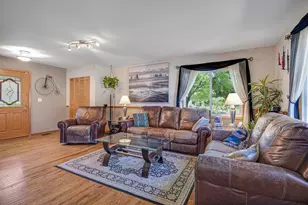652 Cherry Valley Rd, Vernon Hills, IL 60061 - Photo 5