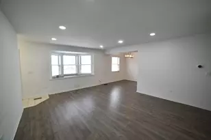 437 N Cambridge Dr, Palatine, IL 60067 - Photo 3