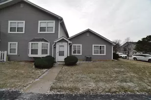 437 N Cambridge Dr, Palatine, IL 60067 - Photo 1
