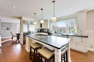 924 Glen Oak Dr, Sleepy Hollow, IL 60118 - Photo 11
