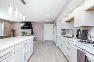 7148 W Addison St, Chicago, IL 60634 - Photo 5