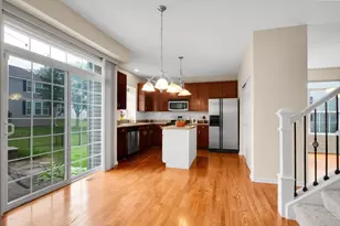 2049 Cabrillo Ln, Hoffman Estates, IL 60192 - Photo 9