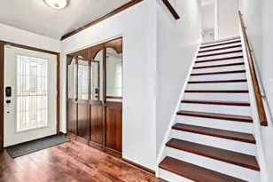 887 Braintree Ln, Bartlett, IL 60103 - Photo 3