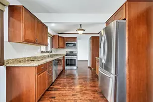 887 Braintree Ln, Bartlett, IL 60103 - Photo 9