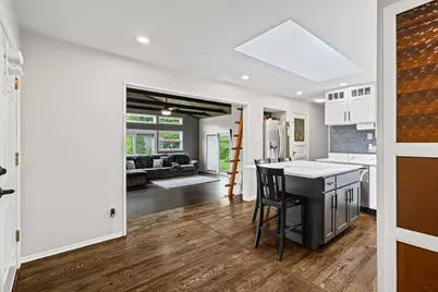 380 Pleasant Street, Hoffman Estates, IL 60169 - Photo 17