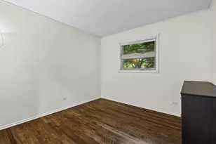 380 Pleasant St, Hoffman Estates, IL 60169 - Photo 9