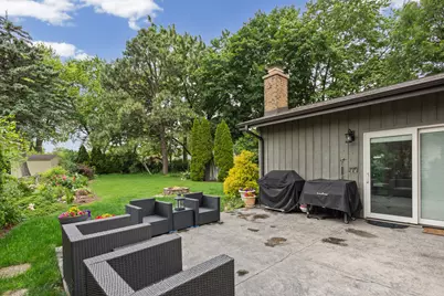 380 Pleasant Street, Hoffman Estates, IL 60169 - Photo 3