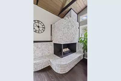 380 Pleasant Street, Hoffman Estates, IL 60169 - Photo 19