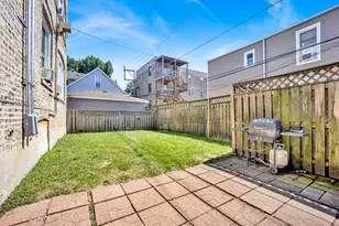 2107 W Eastwood Ave, Chicago, IL 60625 - Photo 19