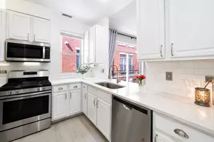 715 W Eastman St, Chicago, IL 60610 - Photo 9