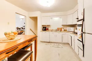1281 Banbury Rd, Mundelein, IL 60060 - Photo 7