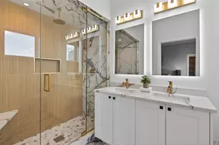 1347 W Grand Ave, Chicago, IL 60642 - Photo 17