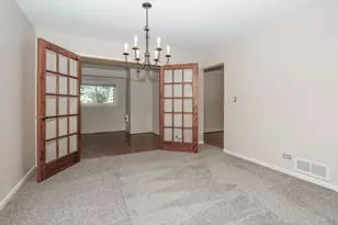 1512 Kirkwood Dr, Geneva, IL 60134 - Photo 7