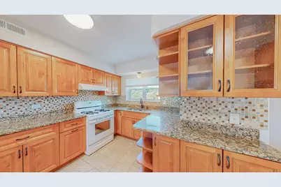 4750 N Elston Avenue #201D, Chicago, IL 60630 - Photo 5