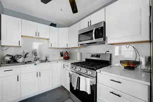 4880 N Marine Dr, Chicago, IL 60640 - Photo 11