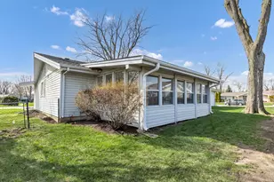 319 S Braintree Dr, Schaumburg, IL 60193 - Photo 25