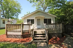 338 E Lakeview Ave, Round Lake Beach, IL 60073 - Photo 3