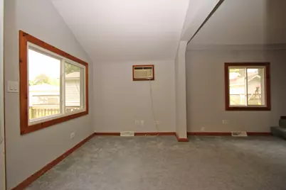 338 E Lakeview Avenue, Round Lake Beach, IL 60073 - Photo 19