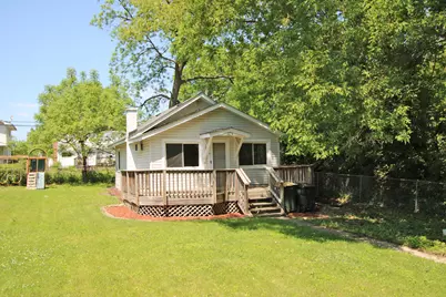 338 E Lakeview Avenue, Round Lake Beach, IL 60073 - Photo 1