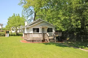 338 E Lakeview Ave, Round Lake Beach, IL 60073 - Photo 1