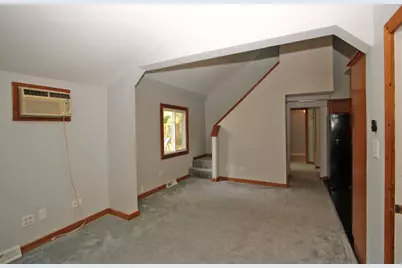 338 E Lakeview Avenue, Round Lake Beach, IL 60073 - Photo 11