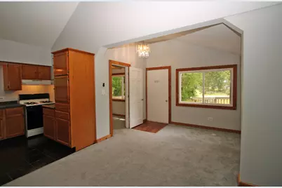 338 E Lakeview Avenue, Round Lake Beach, IL 60073 - Photo 15