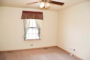 1464 Birchwood Ln, Gurnee, IL 60031 - Photo 15