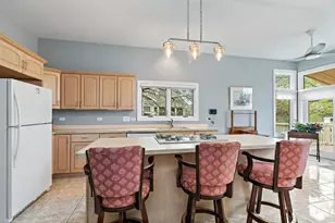 3 Sunvalley Ct, Lake in the Hills, IL 60156 - Photo 9