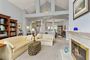 3 Sunvalley Ct, Lake in the Hills, IL 60156 - Photo 7