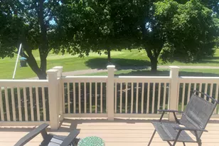 3 Sunvalley Ct, Lake in the Hills, IL 60156 - Photo 15