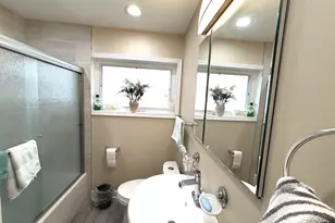 6250 N Kedvale Ave, Chicago, IL 60646 - Photo 19