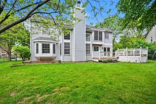 865 Warwick Ln SE, Lake Zurich, IL 60047 - Photo 5