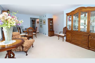 200 Navajo Trail, Buffalo Grove, IL 60089 - Photo 5