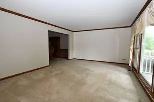 1817 Charnbrook Dr, McHenry, IL 60051 - Photo 9
