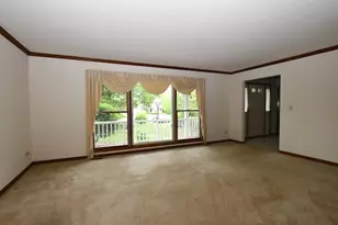 1817 Charnbrook Dr, McHenry, IL 60051 - Photo 7