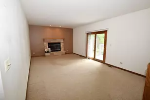 1817 Charnbrook Dr, McHenry, IL 60051 - Photo 17