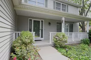 1817 Charnbrook Dr, McHenry, IL 60051 - Photo 3