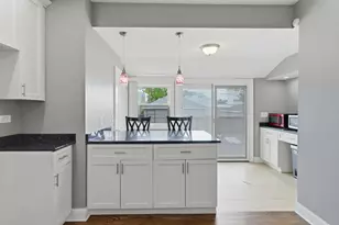 1536 Clinton Ave, Berwyn, IL 60402 - Photo 5
