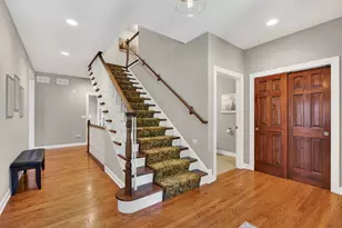 1045 Magnolia Ln, Naperville, IL 60540 - Photo 7