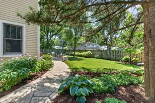 1045 Magnolia Ln, Naperville, IL 60540 - Photo 97