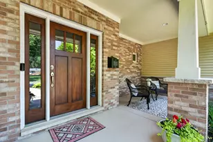 1045 Magnolia Ln, Naperville, IL 60540 - Photo 5