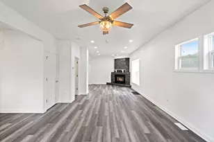 1213 Elgin Ave, Joliet, IL 60432 - Photo 7