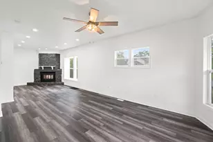 1213 Elgin Ave, Joliet, IL 60432 - Photo 9