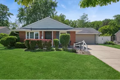 854 Sunrise Place, Roselle, IL 60172 - Photo 1