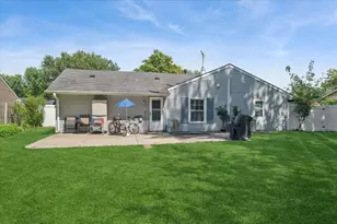 854 Sunrise Pl, Roselle, IL 60172 - Photo 19