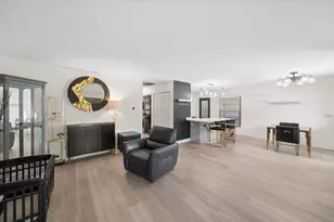 854 Sunrise Pl, Roselle, IL 60172 - Photo 9
