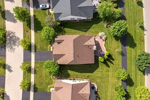 819 Canton Dr, Oswego, IL 60543 - Photo 35