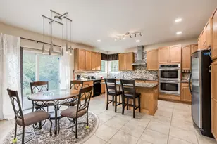 7421 Prescott Ln, Gurnee, IL 60031 - Photo 9