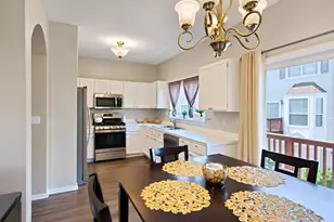 2443 Courtyard Cir, Aurora, IL 60506 - Photo 13