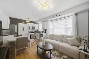 3215 N Francisco Ave, Chicago, IL 60618 - Photo 3